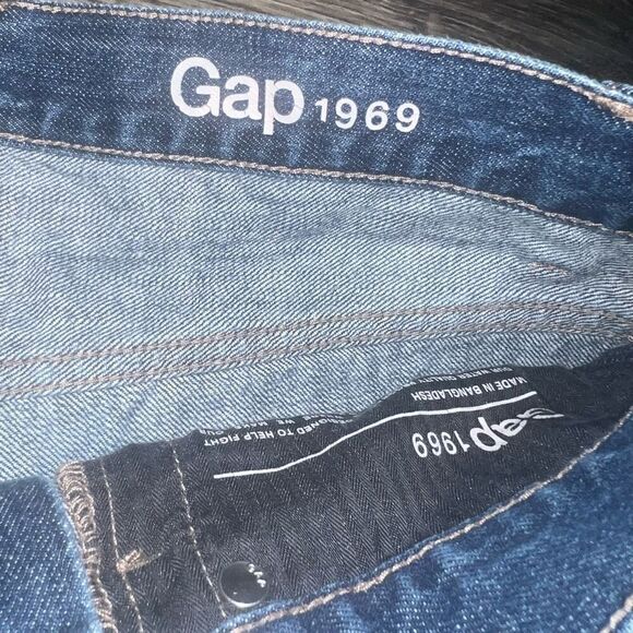 Gap Cuffed Blue Jean Shorts 24R - Picture 3 of 4